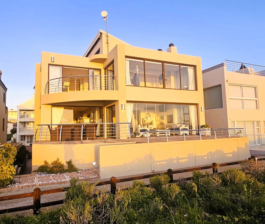5 Bedroom Property for Sale in Calypso Beach Western Cape